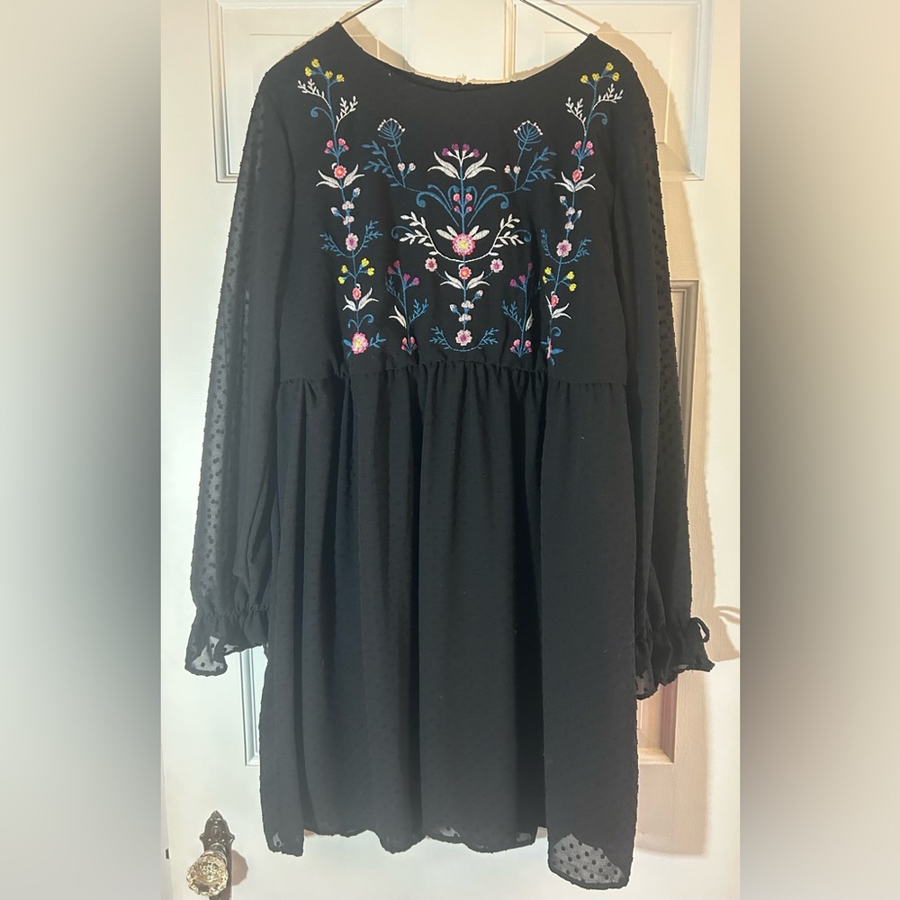 Xhiliration black embroidered dress